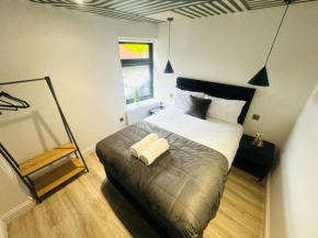 London 99 Apartment, Top Trendy Location E